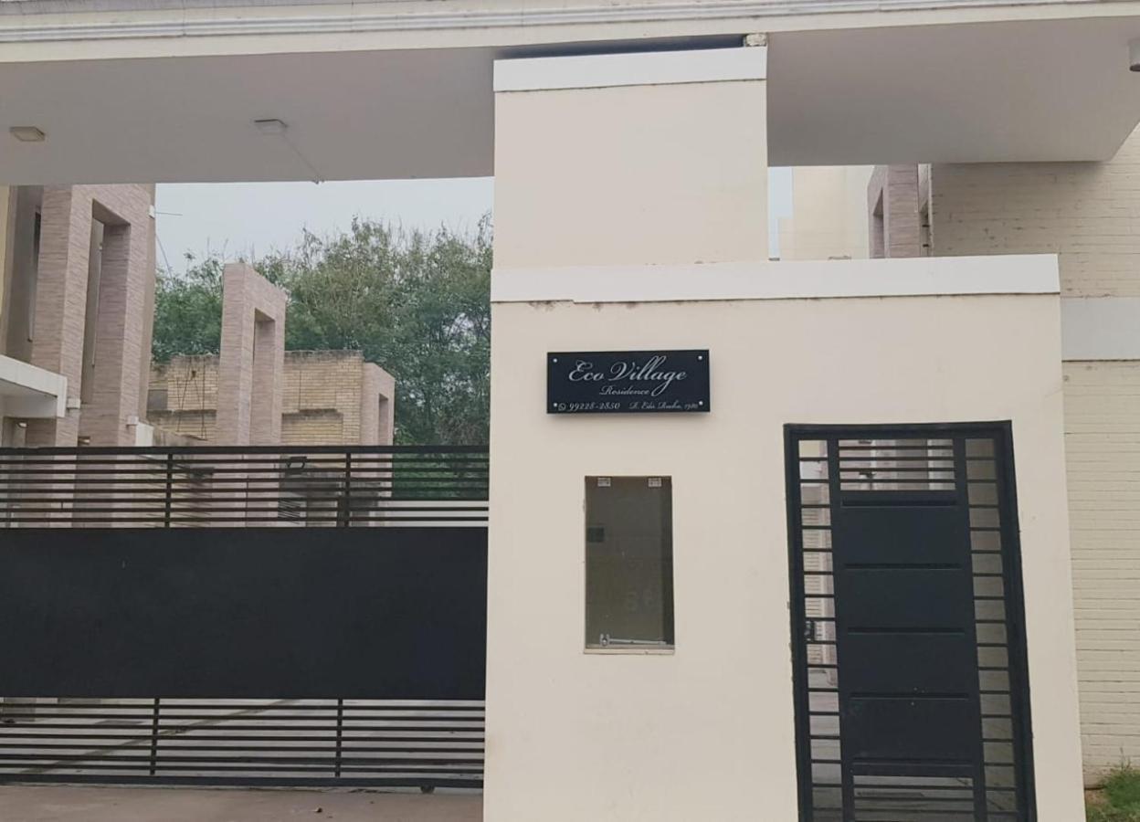 Sobrado 2 Amplo E Confortavel Em Condominio Corumba Exterior photo