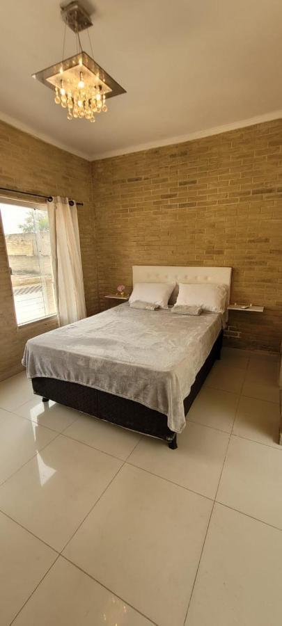 Sobrado 2 Amplo E Confortavel Em Condominio Corumba Room photo