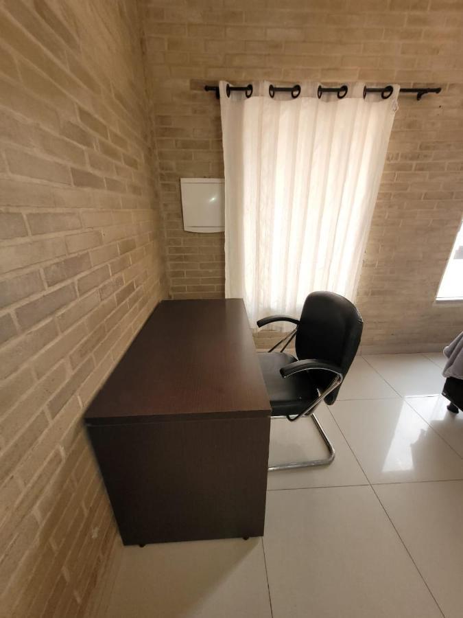 Sobrado 2 Amplo E Confortavel Em Condominio Corumba Room photo
