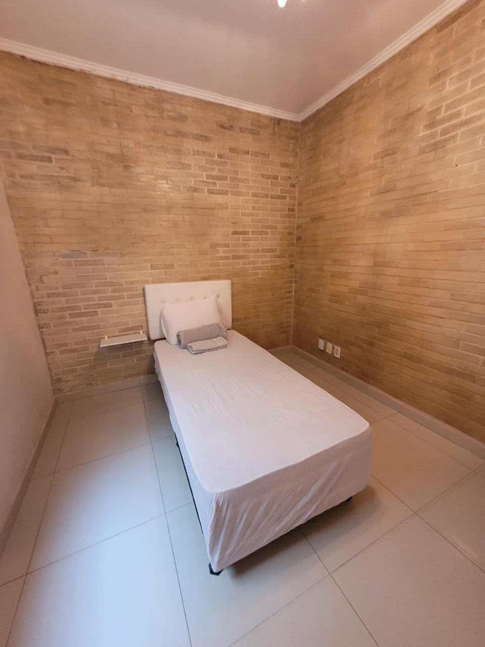 Sobrado 2 Amplo E Confortavel Em Condominio Corumba Room photo